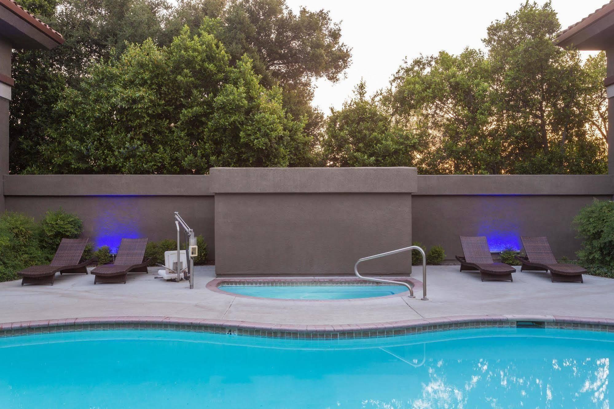 Baymont By Wyndham Modesto Salida Hotel Exterior photo