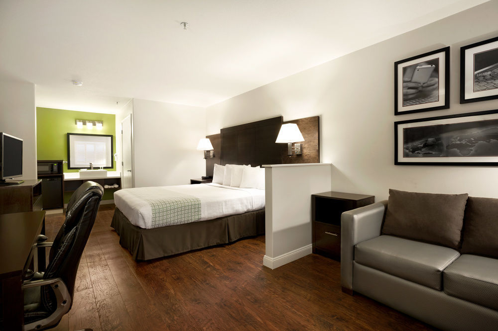 Baymont By Wyndham Modesto Salida Hotel Exterior photo