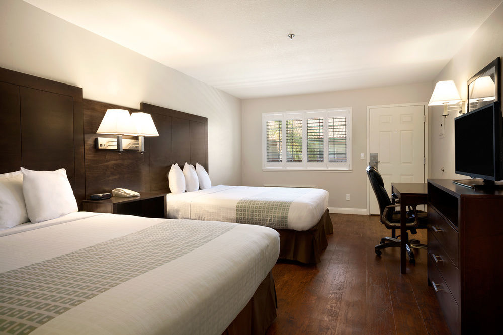 Baymont By Wyndham Modesto Salida Hotel Exterior photo