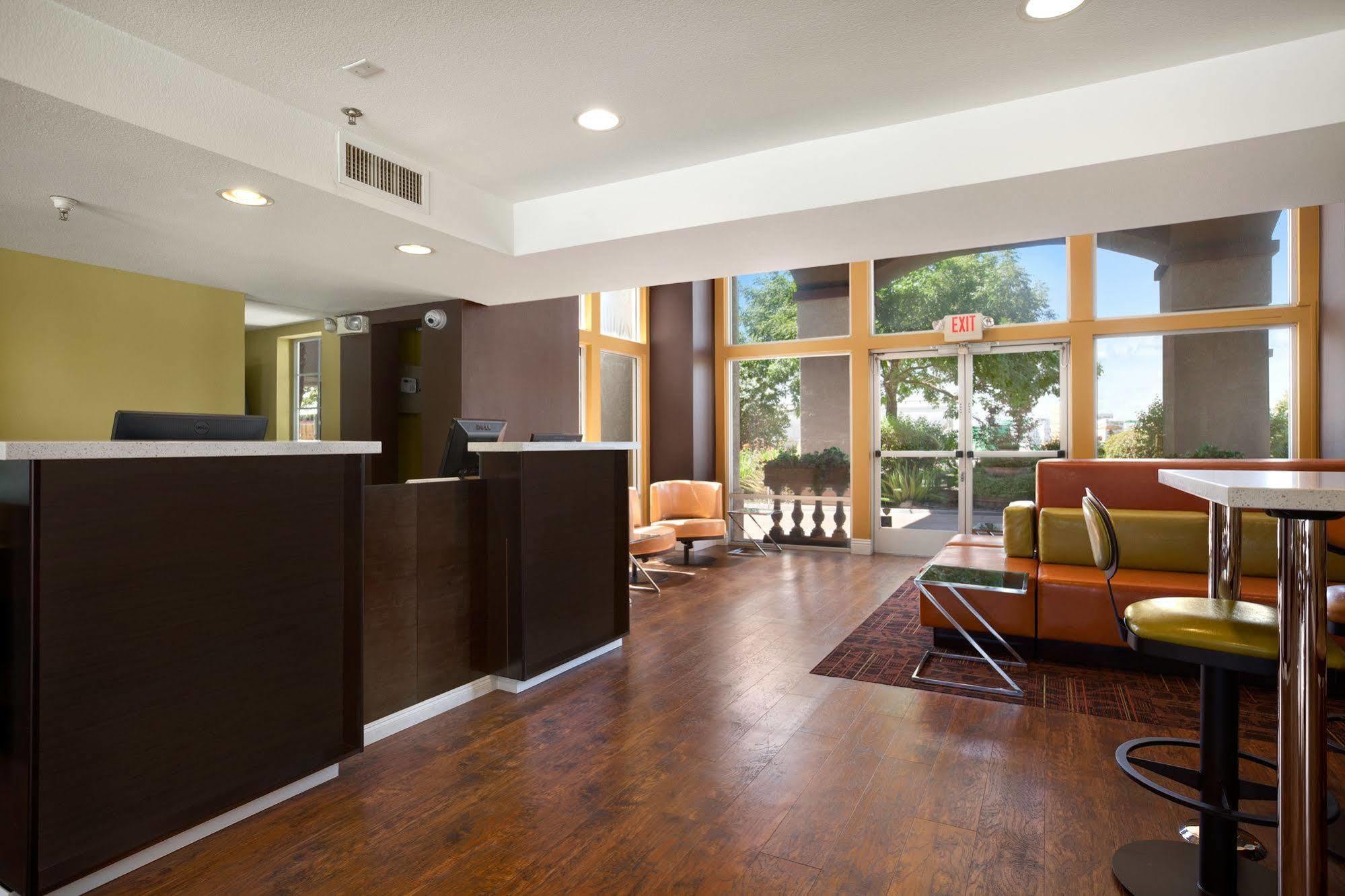 Baymont By Wyndham Modesto Salida Hotel Exterior photo
